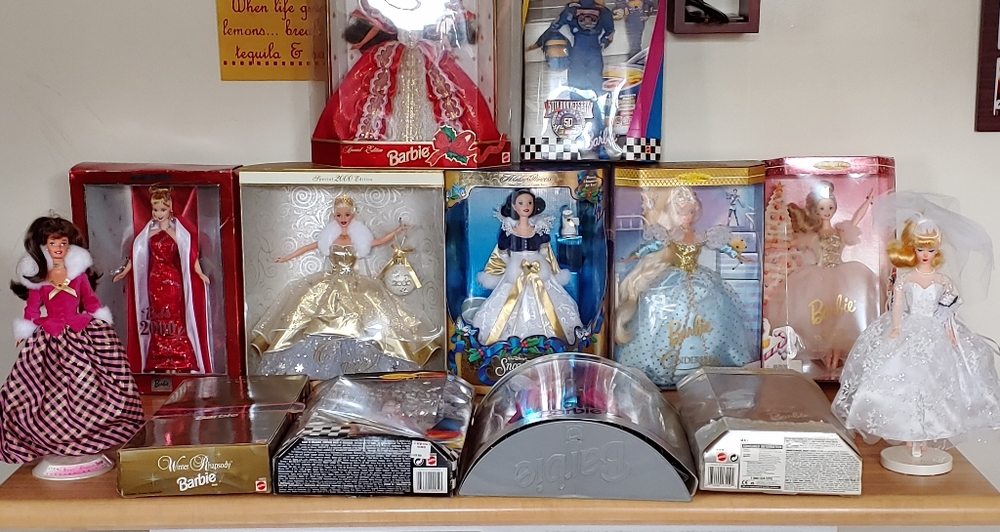 11 Barbies